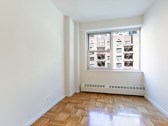 5th image of 300 E 46th St #A4g
