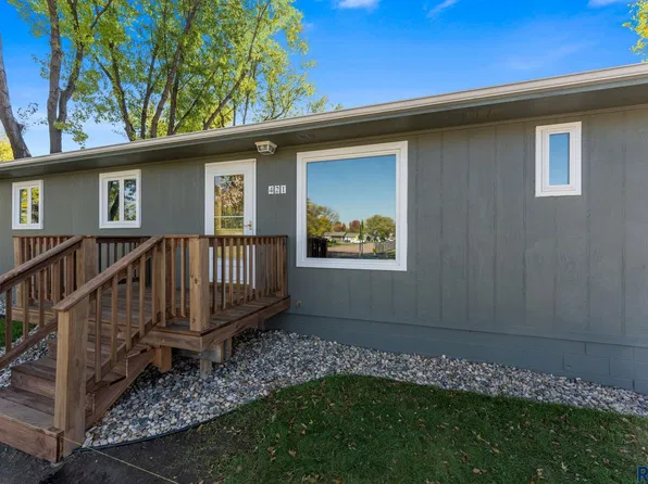 421 W Charish St, Tea, SD 57064