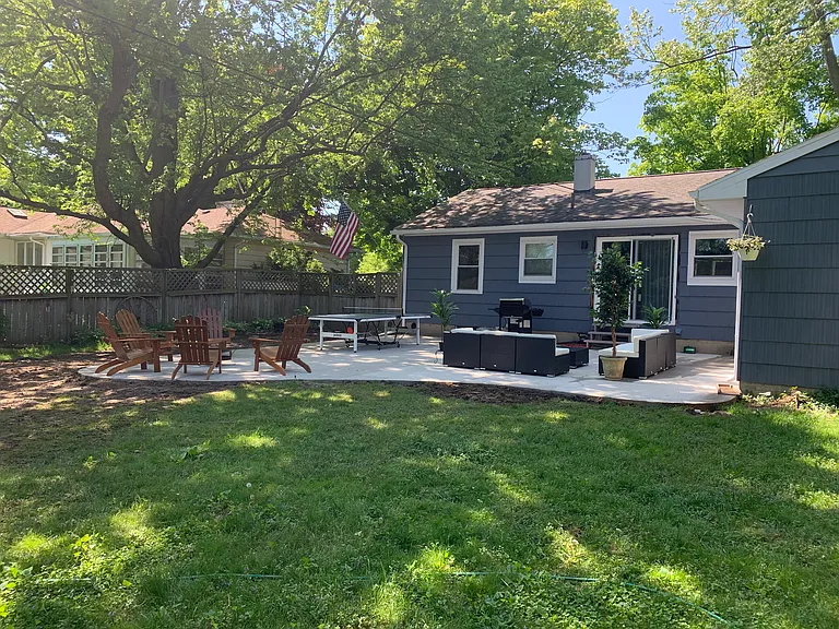 1365 James Ave — Photo 19