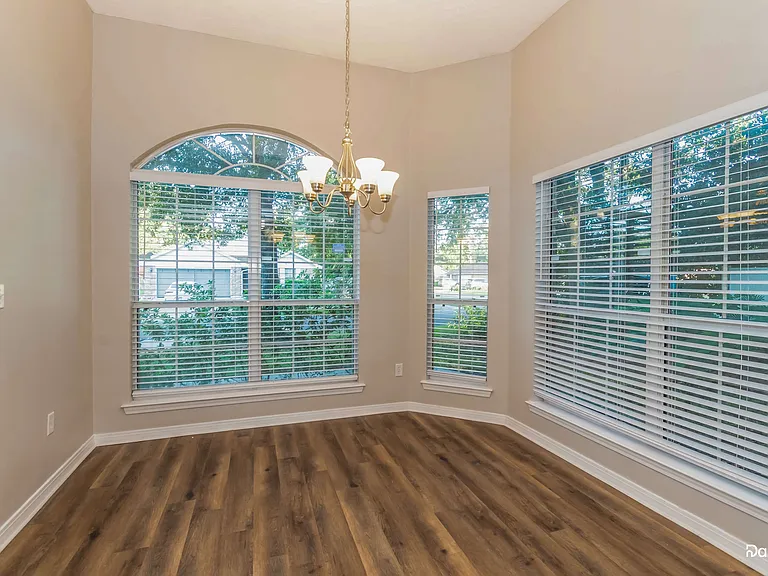 6401 Sarahs View Ct — Photo 8
