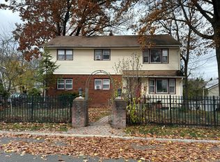 38 Van Valkenburgh Ave, Bergenfield, NJ 07621