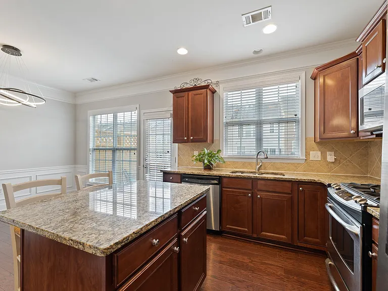 2451 Natoma Ct SE — Photo 11
