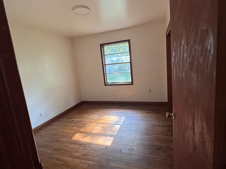 225 S Dryden St — Photo 6