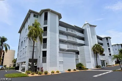 2 bed, 2.0 bath, 1156 sqft, $2,200 — Photo 3