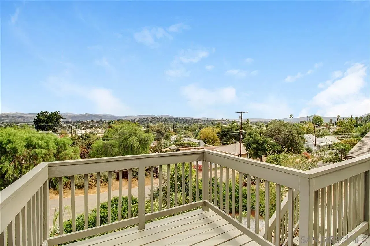 1 bed, 1.0 bath, 400 sqft, $2,000 — Photo 2