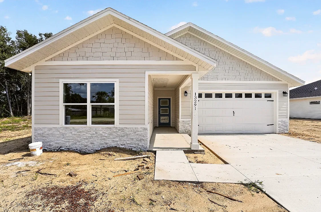 3 bed, 1704 sqft, $2,350 — Photo 1