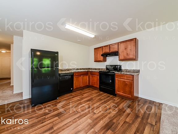 5th image of 18434 Evenglow Ave