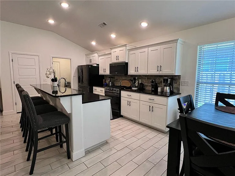 396 Hall Ave — Photo 6