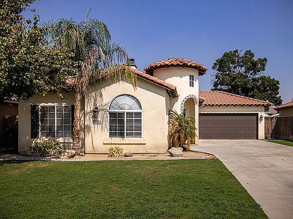 2nd image of 224 Villa Elegante Dr