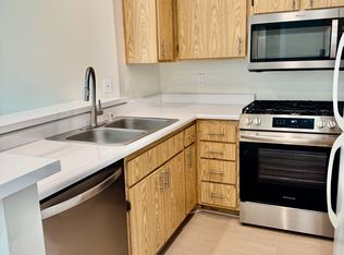 5259 Cartwright Ave APT 203, North Hollywood, CA 91601