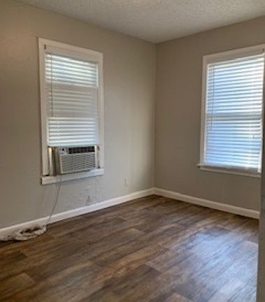 3rd image of 1507 Steves Ave