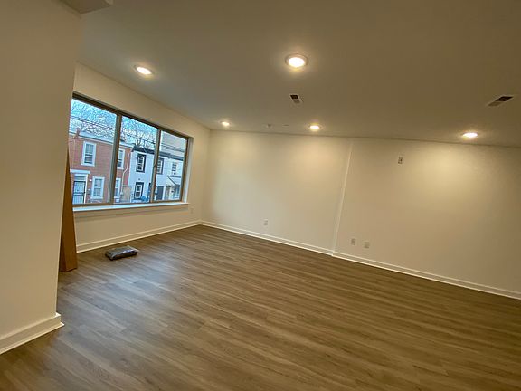 3rd image of 3932-36 Mount Vernon St #8