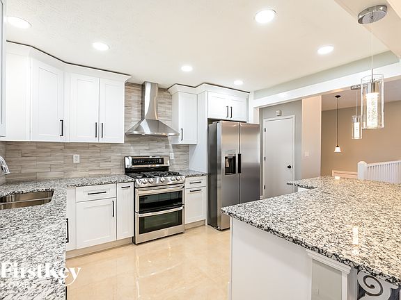 4th image of 1206 Woodington Cir