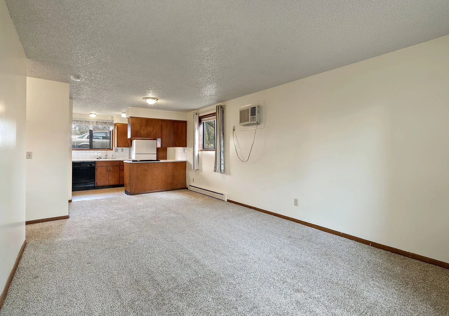 Windwood Apartments — Photo 4