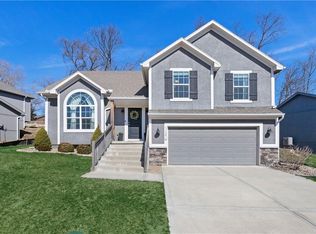 11214 Cernech Rd, Kansas City, KS 66109