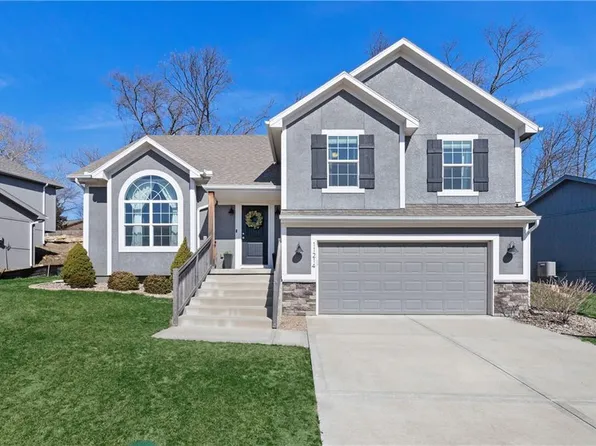 11214 Cernech Rd, Kansas City, KS 66109