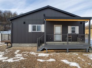 8580 Wolford Rd SE, Uhrichsville, OH 44683