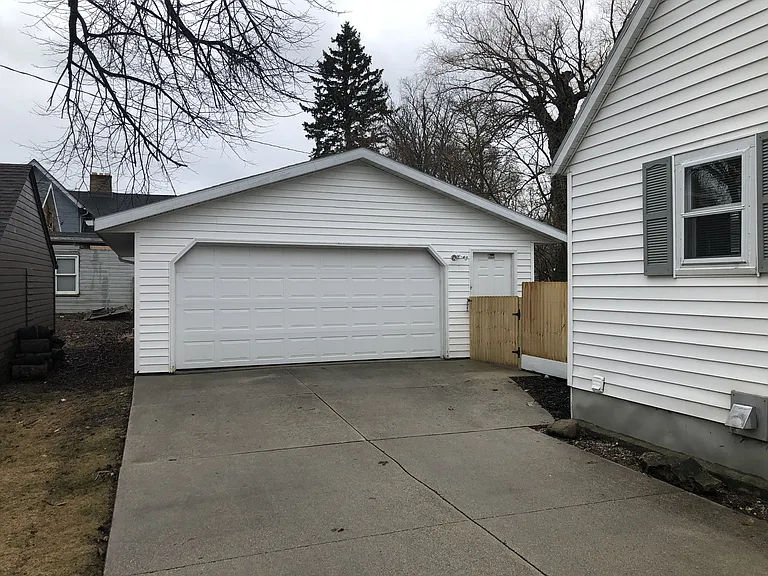 909 North Ave — Photo 3
