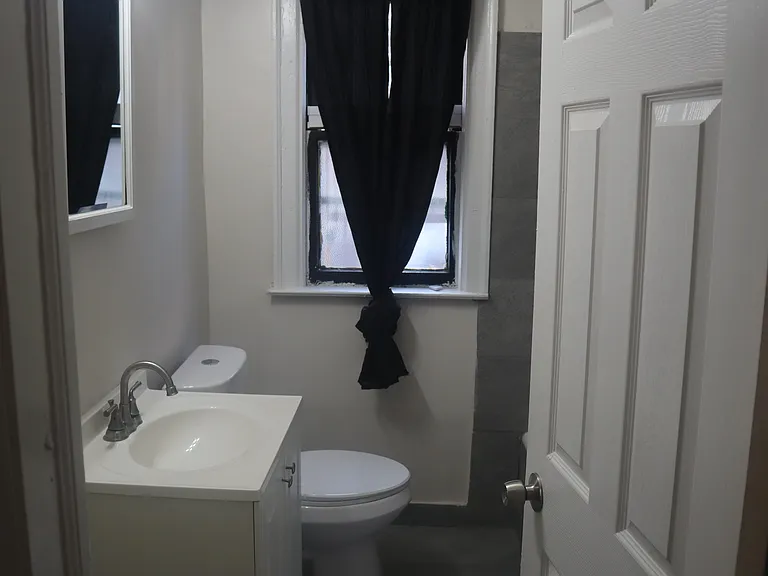3010 Fullerton St — Photo 3