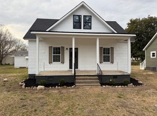 102 Shaw St, Fountain Inn, SC 29644