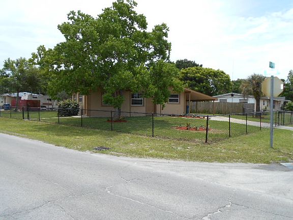 3rd image of 3 Valley Dr