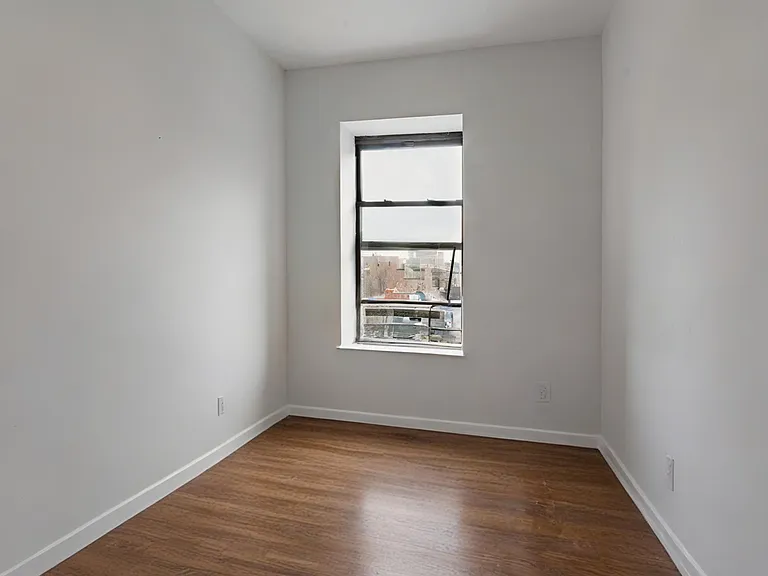 411 Manhattan Ave #9 — Photo 10