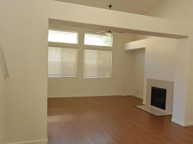 3204 N Kayenta St — Photo 3