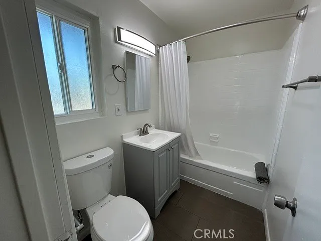 685 E Vista Chino #A — Photo 20