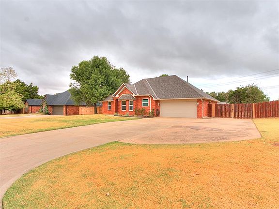 2nd image of 1533 E Persimmon Ln