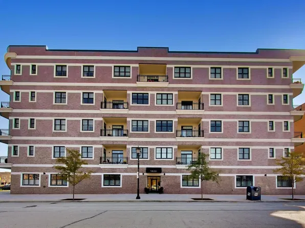 105 S Cottage Hill Ave #405, Elmhurst, IL 60126