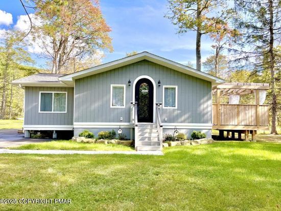 304 Ruger Ln, Tobyhanna, PA 18466