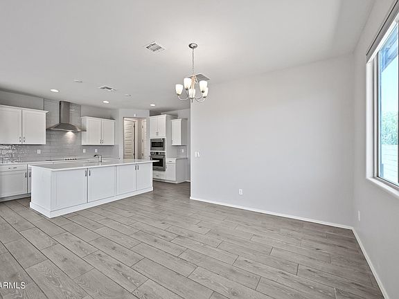 3rd image of 17613 W Daley Ln