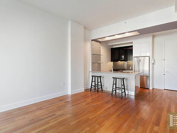 3rd image of 1124 Bedford Ave #2B