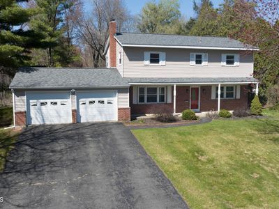 84 Apple Tree Lane, Clifton Park, NY, 12065