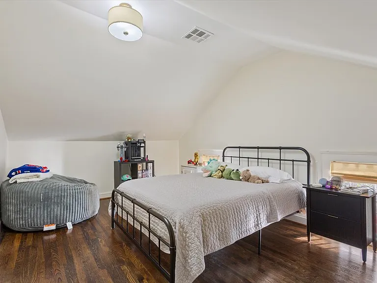 410 Rice Ave — Photo 36