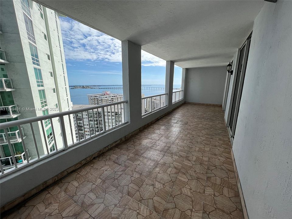 1st image of 170 SE 14th St APT 2204