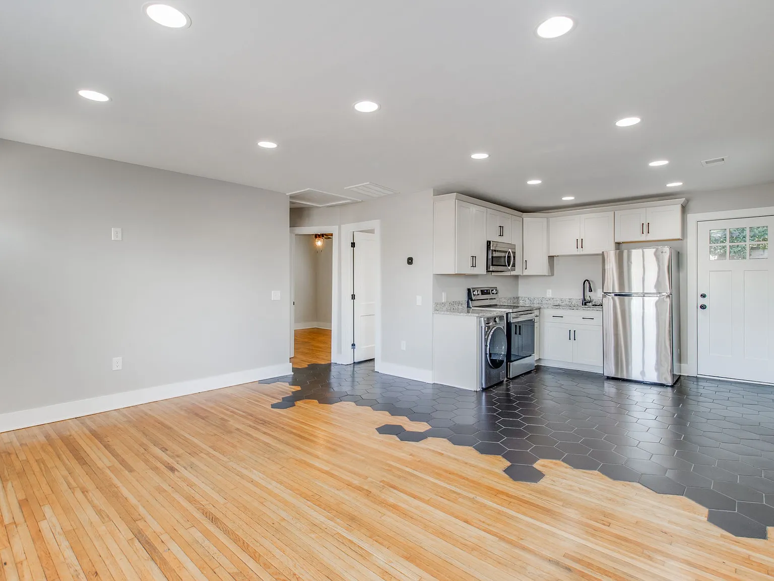 2 bed, $1,650 — Photo 2