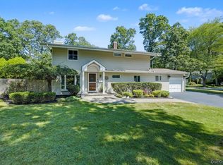 1 Deepdale Dr, Commack, NY 11725