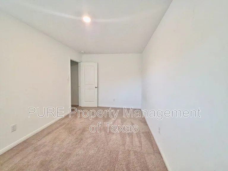 317 Riverdale Dr — Photo 12