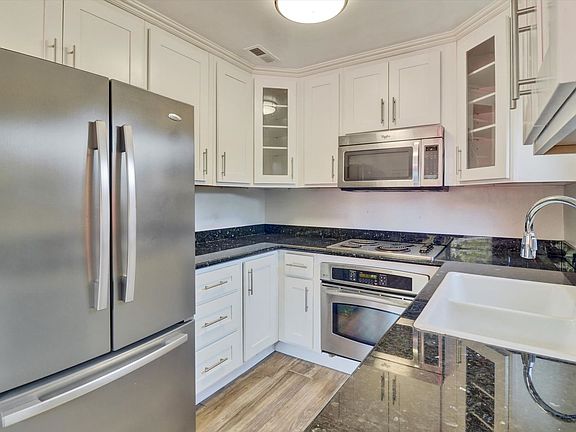 2nd image of 1621 Sixth Ave APT 4