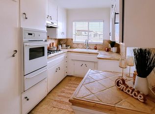 Must See! - 2 Weeks Free!, Beverly Hills, CA 90211