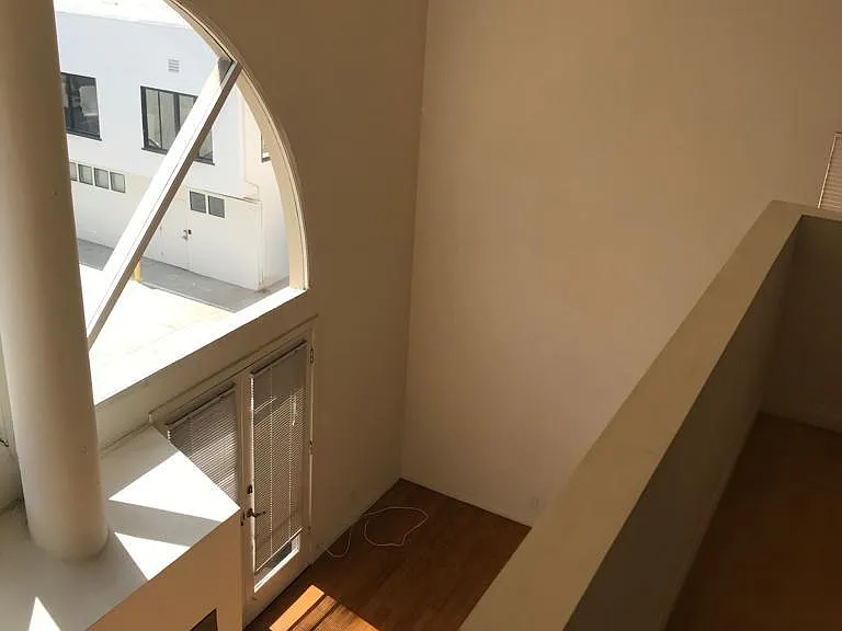 136 S Clark Dr #8 — Photo 5