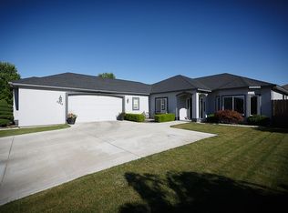 8409 W Clearwater Pl, Kennewick, WA 99336