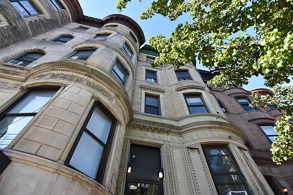 Rented by Bohemia Realty Group | media 8