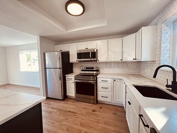 4th image of 5428-5430 S Prospect St
