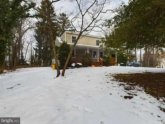 3rd image of 2010 Gov Thomas Bladen Way