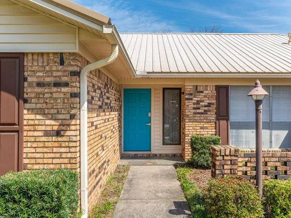 20 Doral Dr, Shalimar, FL 32579