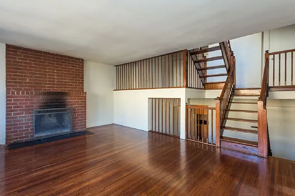 Rented by MNS | media 8