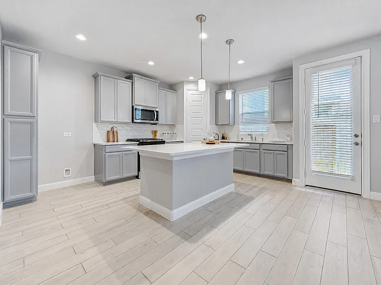 9822 Heritage Run Ln — Photo 14