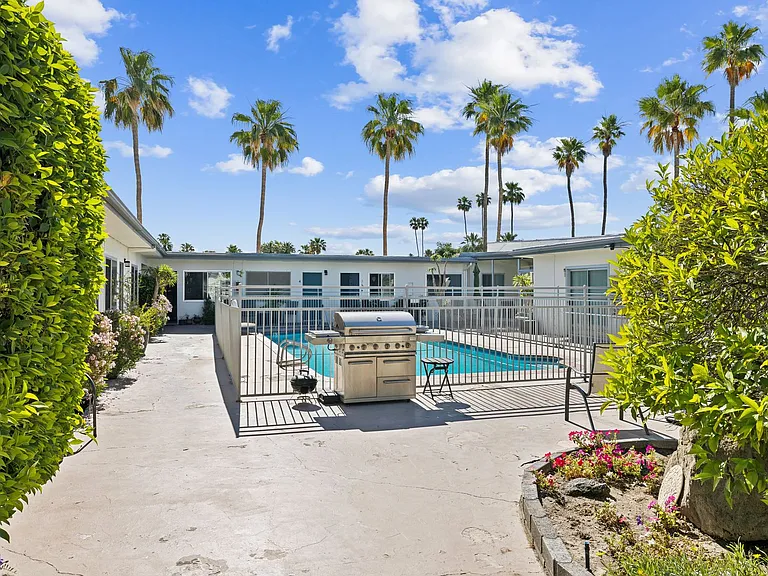 588 E. Mel Avenue - Hermosa Palms — Photo 49